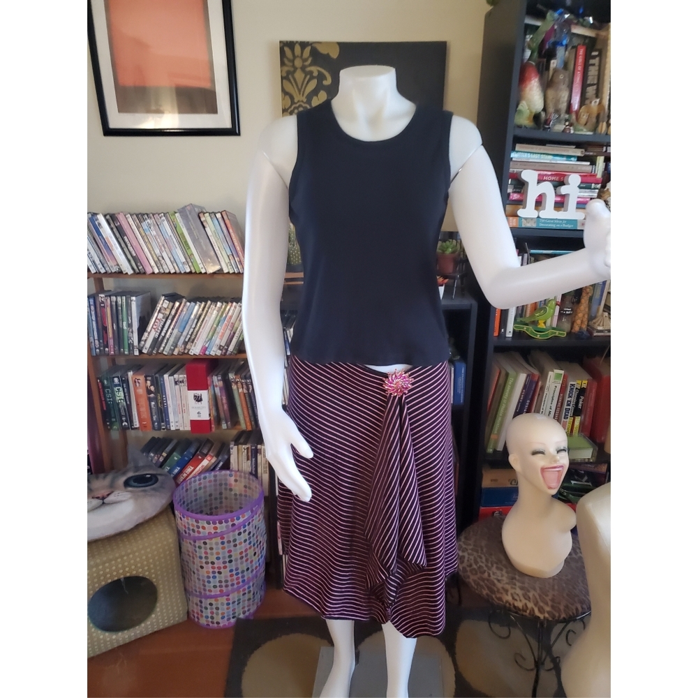 Vintage Eyeshadow Handkerchief Skirt with Brooch - Picture 6 of 6